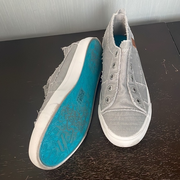 blowfish gray sandals